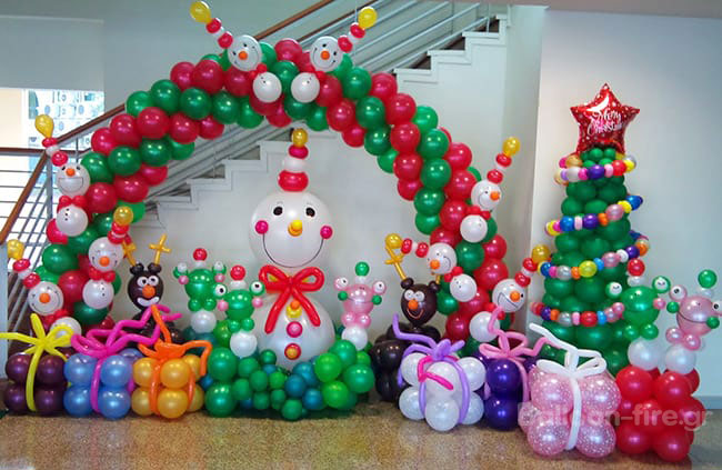 Στολισμός Χριστουγέννων αψίδα και δώρα κατασκευή με μπαλόνια