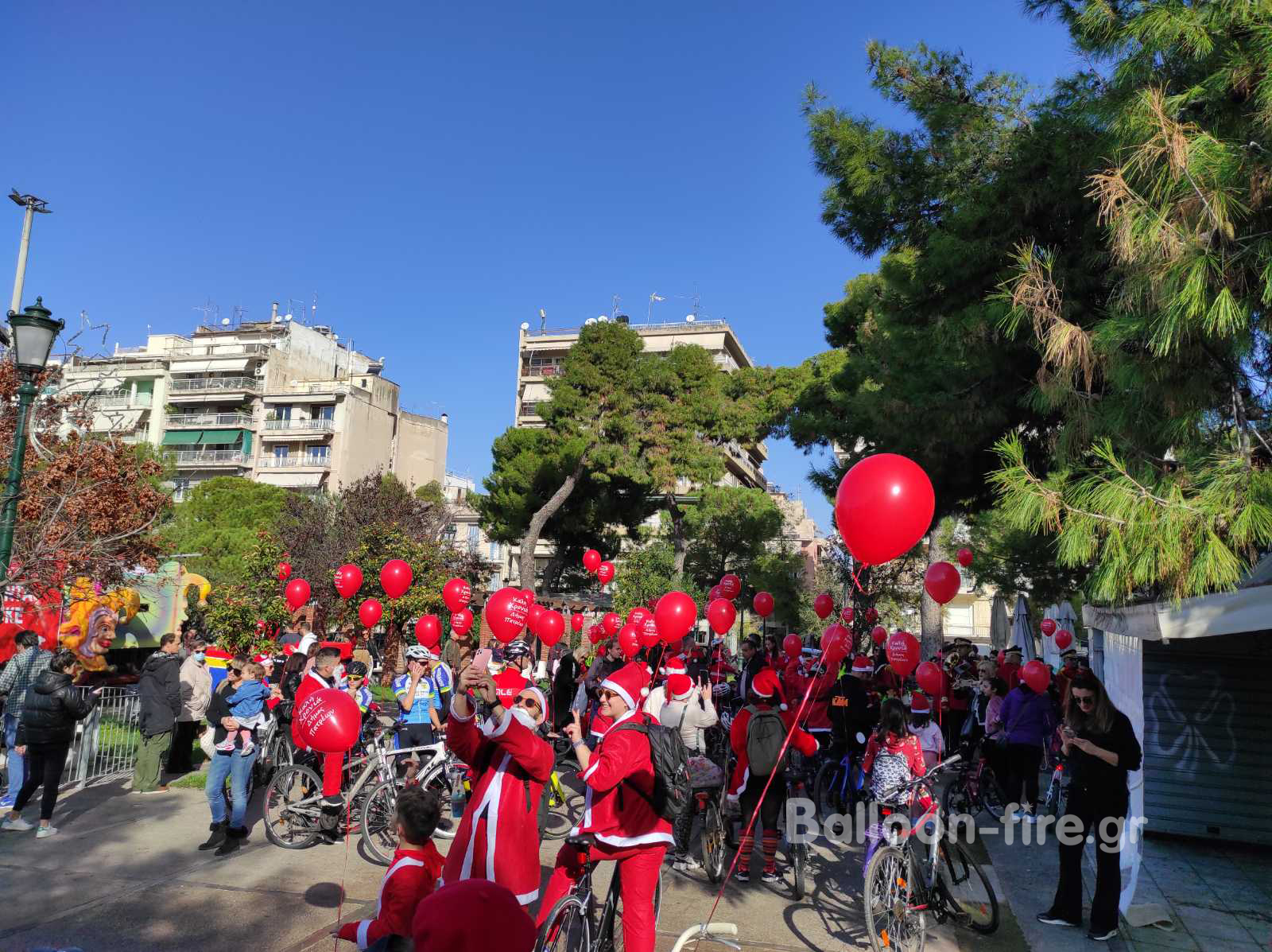 Μπαλόνια Καλή Χρονιά Δήμος Πατρέων - Χριστούγεννα 2022 - Santa Bike